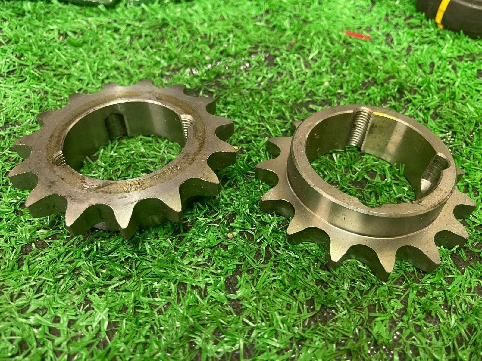 12B 3/4" Taper Bore Simplex Sprocket 15 Teeth 1610 Taper Bush pack of 2