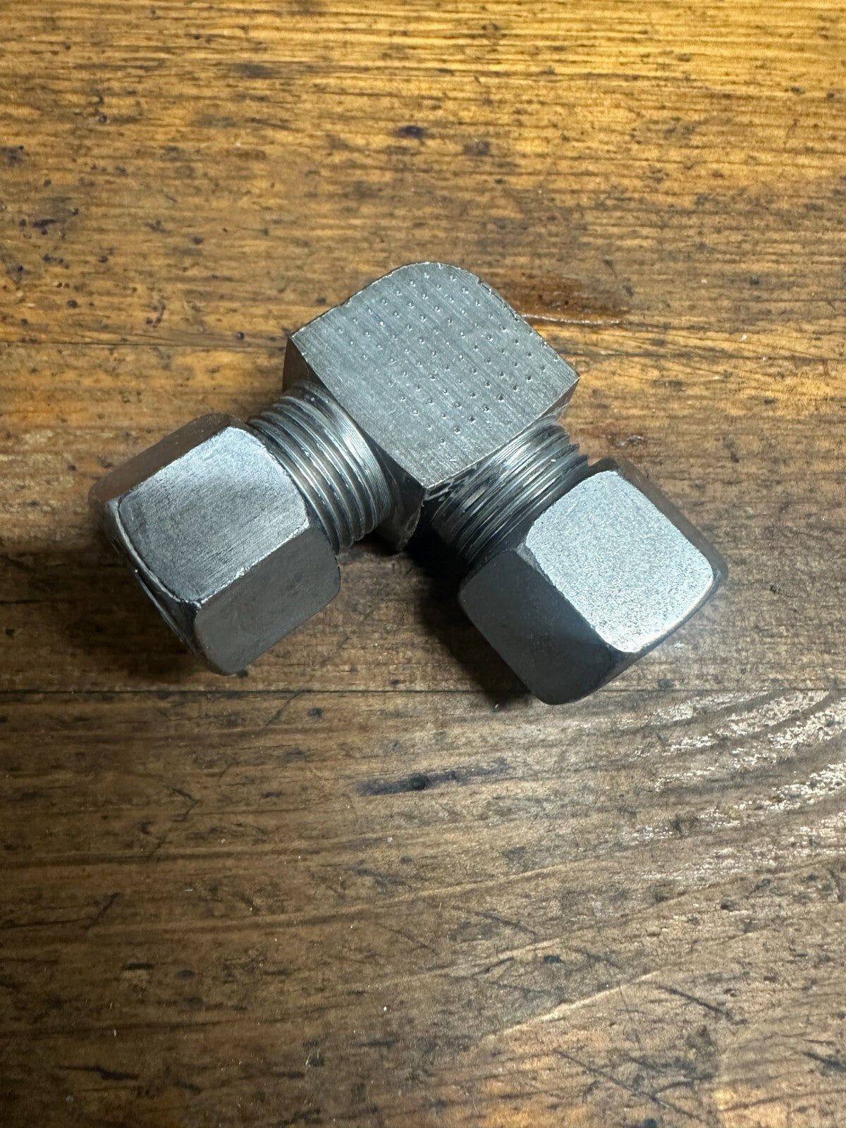 18mm 12L 90 Degree Cutting ring Compression Adapter Voss pack of 1