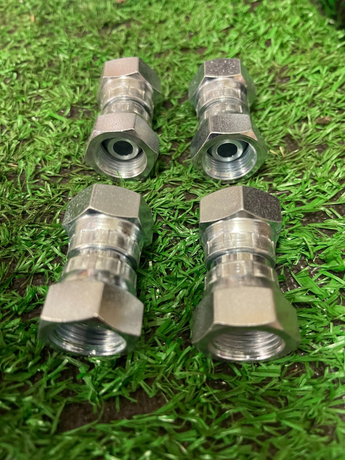 3/8 Bsp Hydraulic Female / Female Adapter 60" cone pack of 4