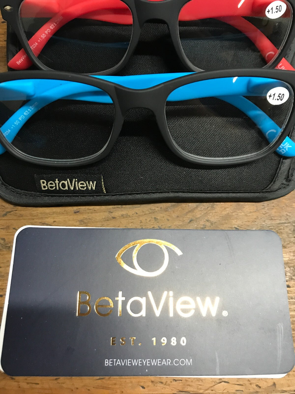 Betaview UV Protection glasses 1.5  with pouch and cords pack of 4
