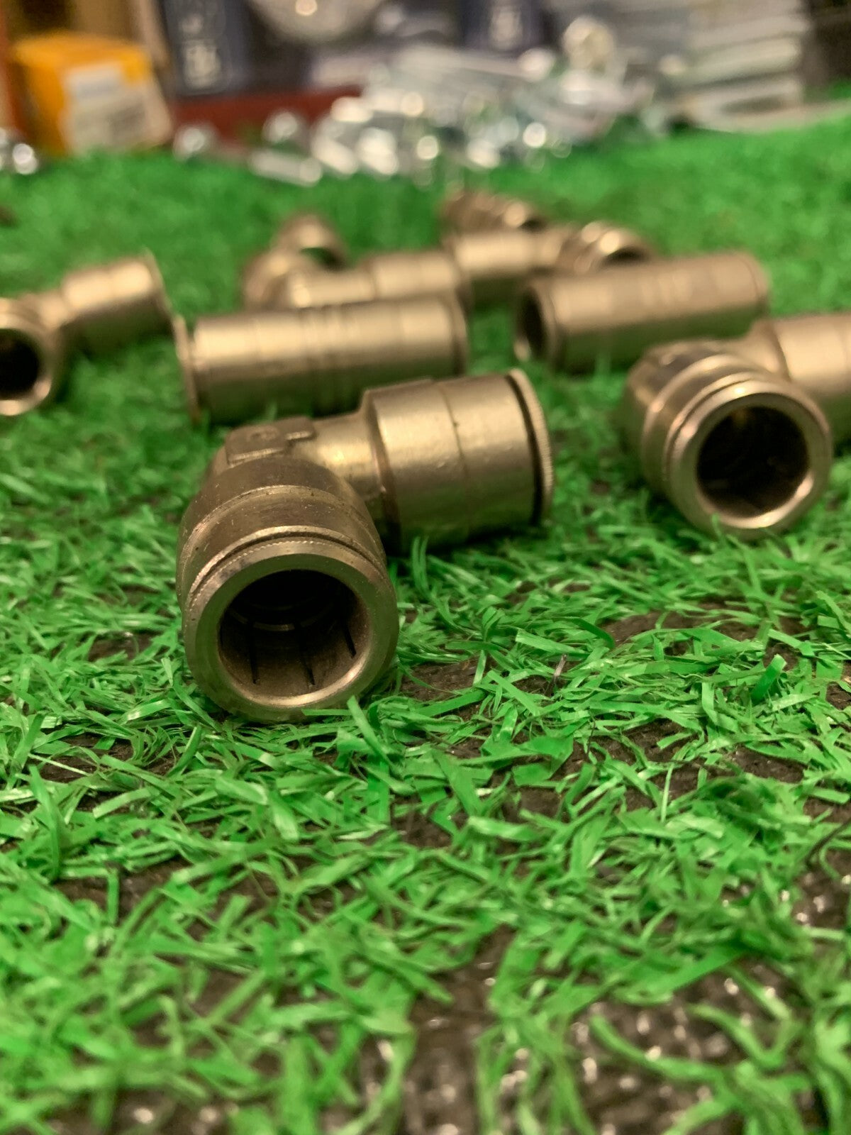 12mm Push Fittings straight female / 90 degrees pack of 9