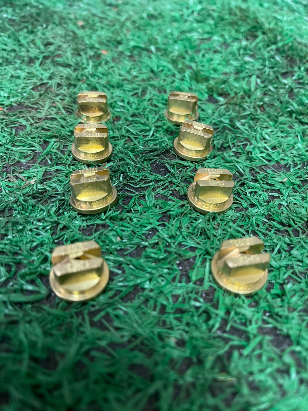 Teejet OC 06 Brass off centre flat fan 80" nozzle pack of 8