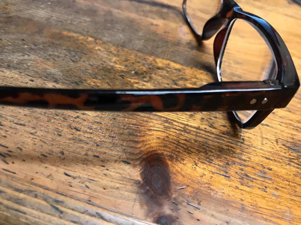 Betaview Reading Glasses Brown Frames 2.5 with pouch and cords pack of 5
