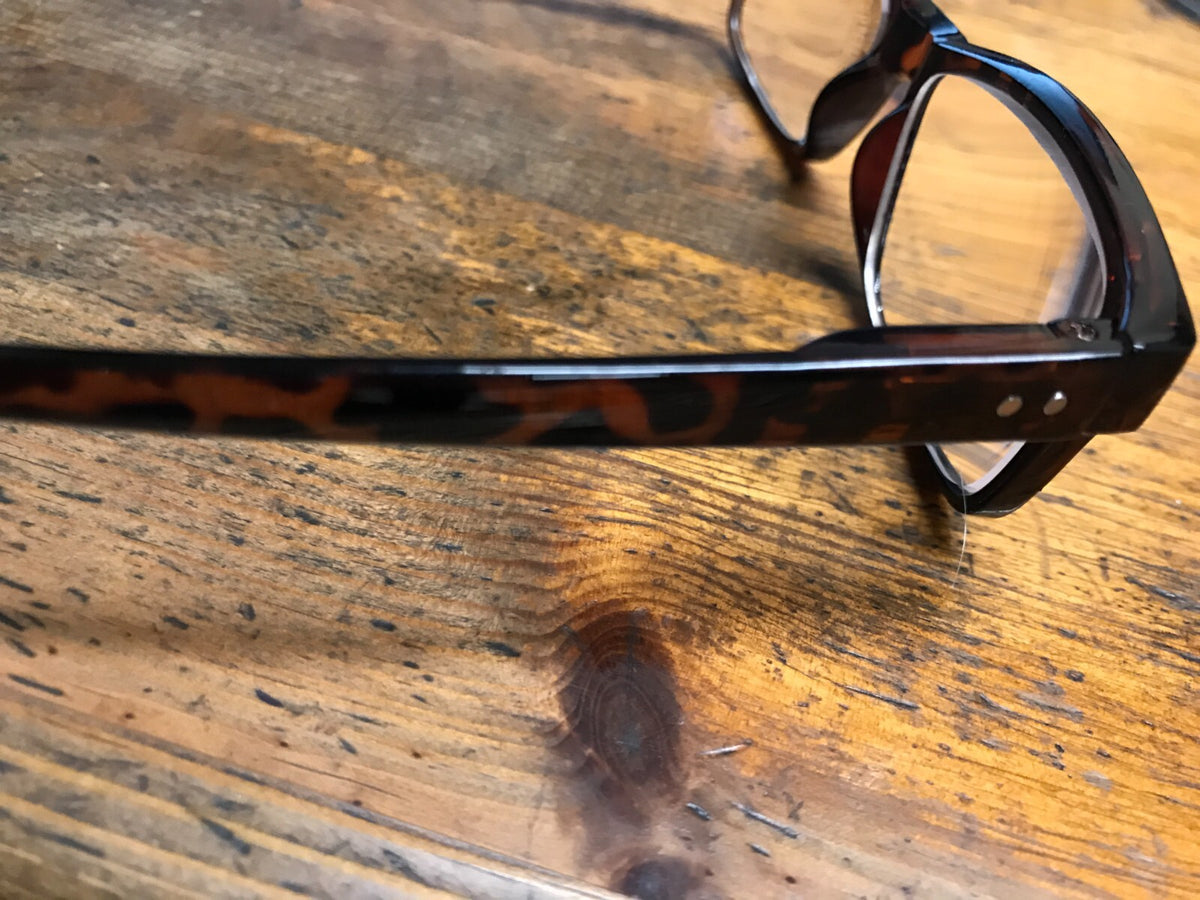 Betaview Reading Glasses Brown Frames 2.5 with pouch and cords pack of 5