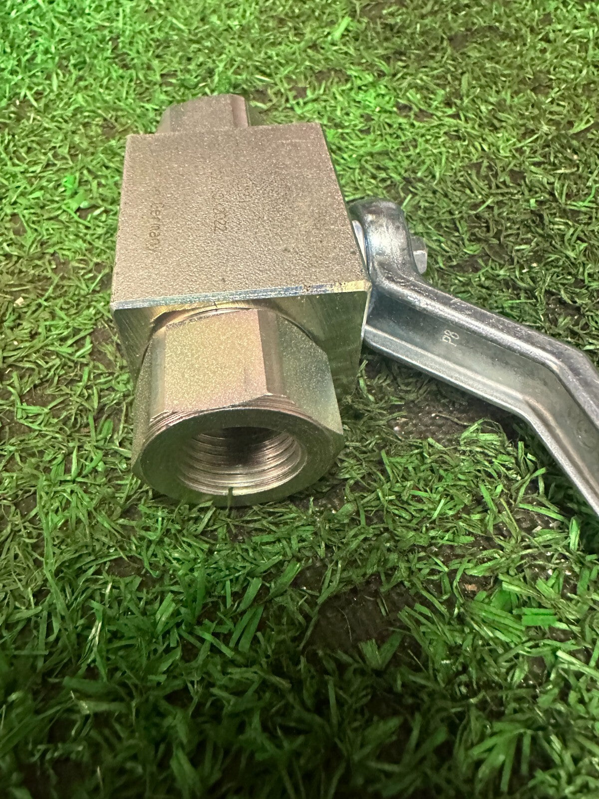 1/2 bsp 2 Way hydraulic shut off Valve female / female ports