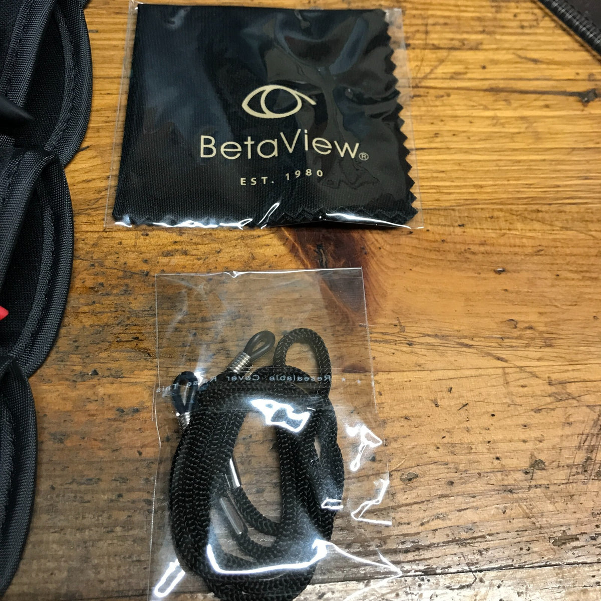 Betaview UV Protection glasses 1.5  with pouch and cords pack of 4