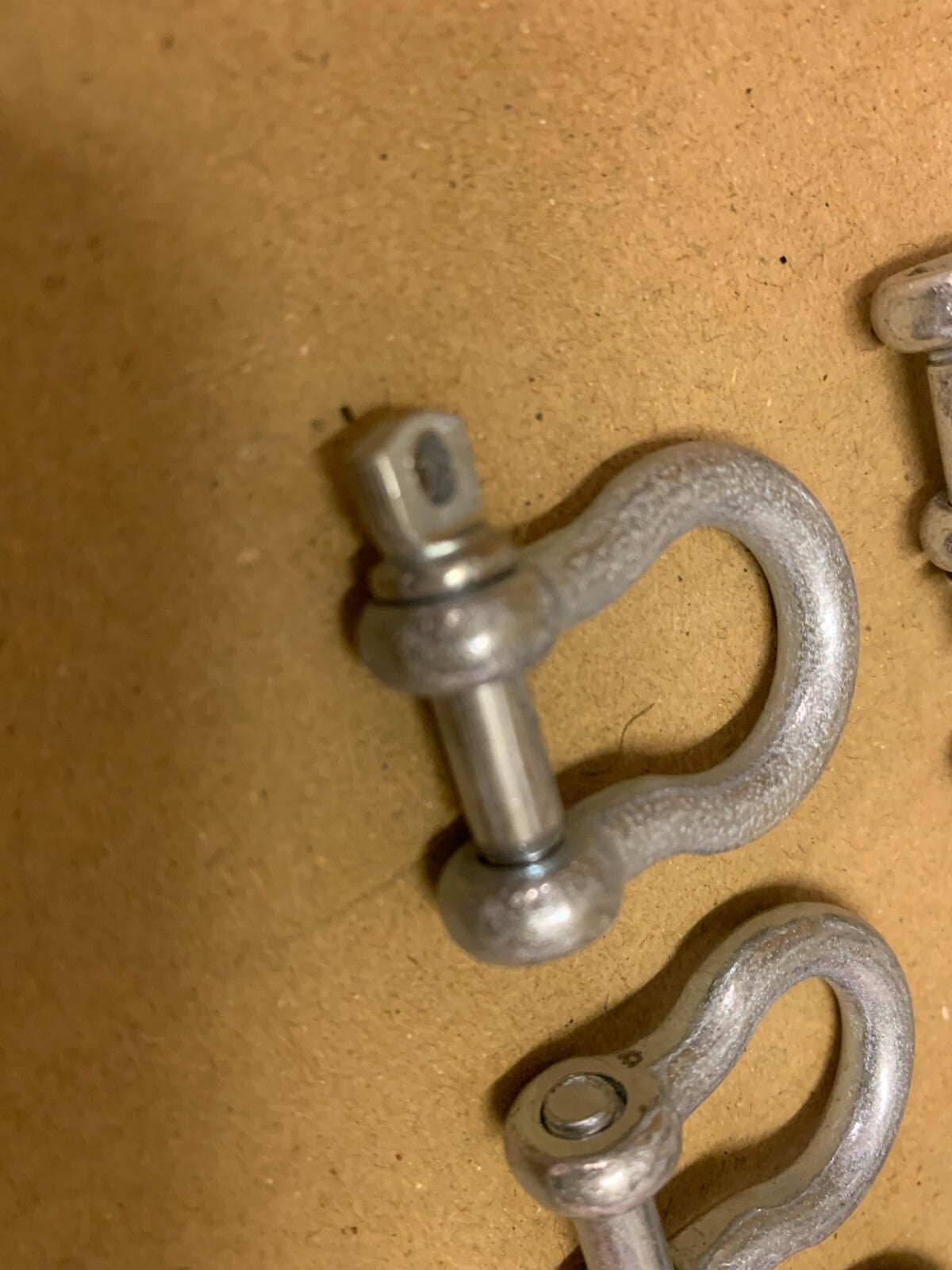 Bow Shackle 7mm  Zinc plated steel pack of 9