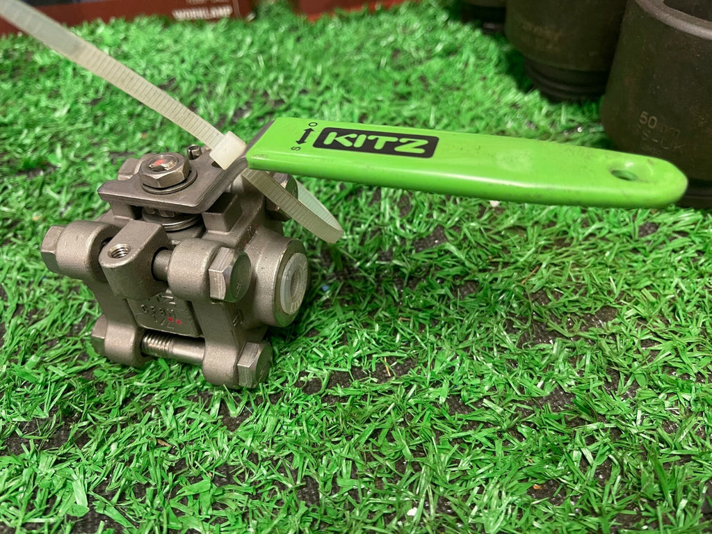 1/4 STAINLESS STEEL BALL VALVES 3 PIECE BOLTED BODY 70 BAR BSP THREAD 